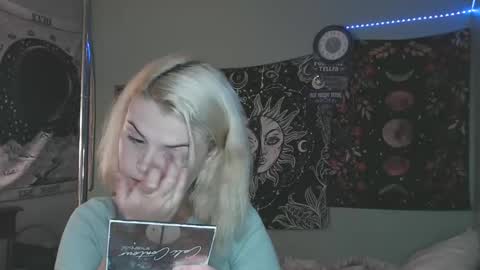 Miss Venus online show from 10.22.25