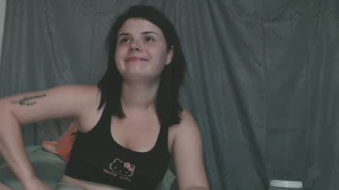 Snapshot of venusastar chatting on 06.18.26 Miss Venus online show from 06.18.26