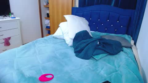 venushot1xx online show from 11.21.25