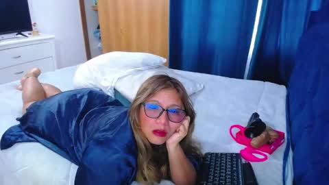 Snapshot of venushot1xx chatting on 05.29.26 venushot1xx online show from 05.29.26