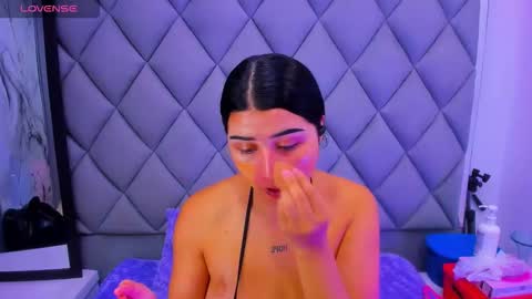 Venusowen  online show from 12.04.25