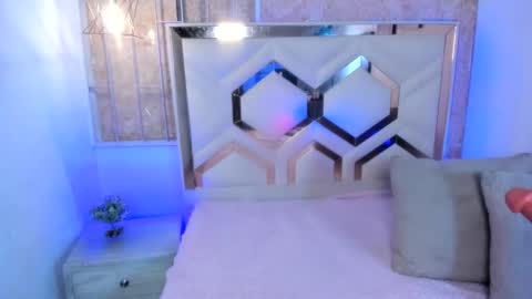  Venuss  online show from 11.28.25