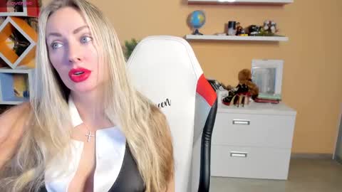 Snapshot of veola_new chatting on 03.07.25 Violetta  online show from 03.07.25