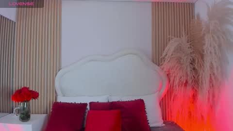 Snapshot of vera_gold_ chatting on 12.17.25 Vera online show from 12.17.25