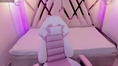 Domelipa  online show from 02.23.25