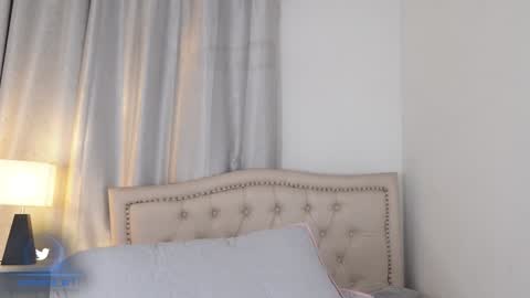 Snapshot of vero_cam chatting on 12.16.24 vero_cam online show from 12.16.24