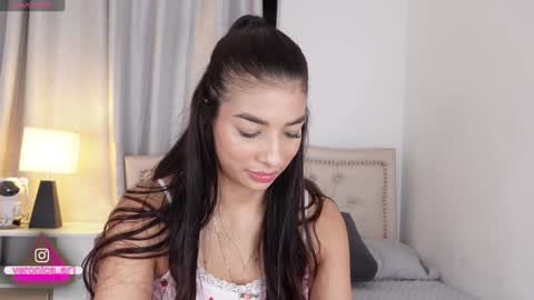 Snapshot of vero_cam chatting on 01.05.25 vero_cam online show from 01.05.25