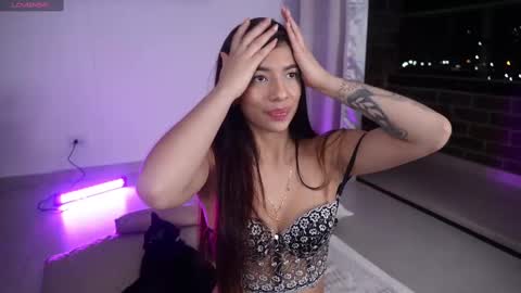 Snapshot of vero_cam chatting on 03.11.25 vero_cam online show from 03.11.25