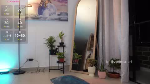 Snapshot of vero_cam chatting on 09.24.25 vero_cam online show from 09.24.25