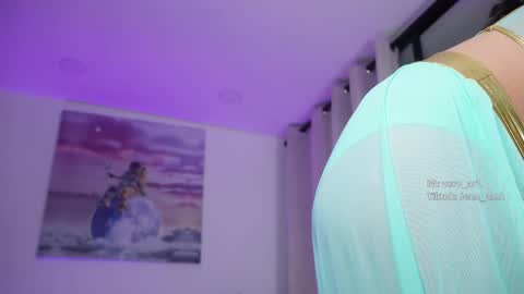 Snapshot of vero_cam chatting on 11.02.25 vero_cam online show from 11.02.25