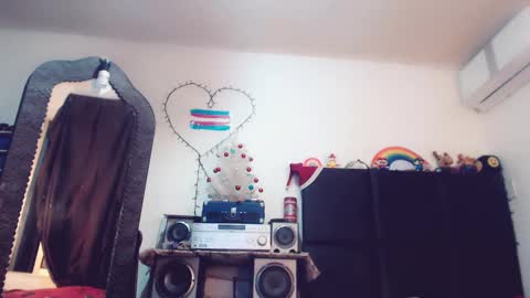 Vero Alva online show from 12.18.24