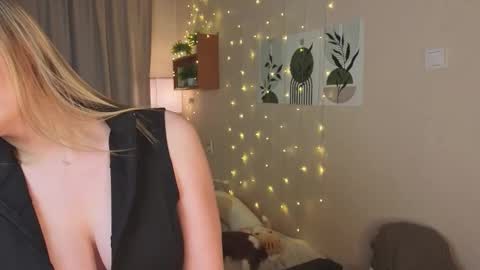 Veronica online show from 11.14.25