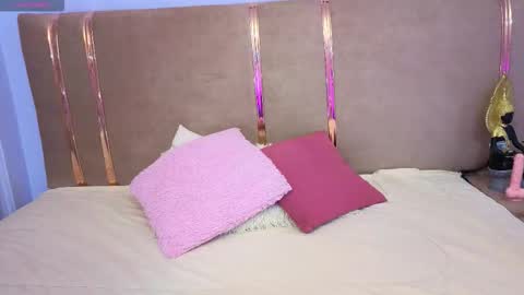 Snapshot of veronica_mae chatting on 09.16.25 VERONICA online show from 09.16.25