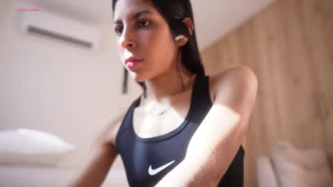 Veronica online show from 12.16.25