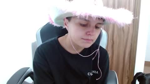 Snapshot of veronicaelite16 chatting on 12.20.24 Veronica Clark online show from 12.20.24