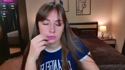 Snapshot of veronicafreman chatting on 10.21.25 Veronica online show from 10.21.25