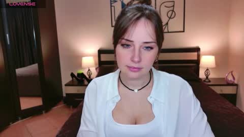 Veronica online show from 11.23.25