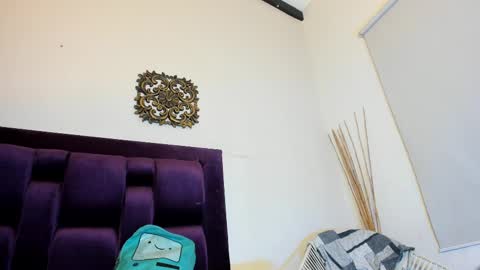 Veronica Gills online show from 03.12.25