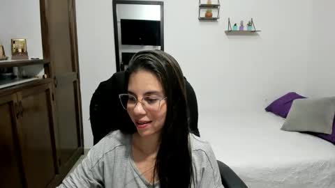 Snapshot of veronicamiller22 chatting on 05.12.26 Veronica Miller online show from 05.12.26