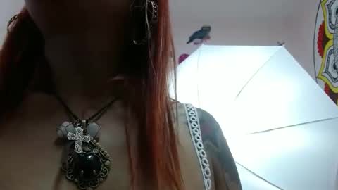 Snapshot of veronicaqueen2 chatting on 09.17.25 veronicaqueen2 online show from 09.17.25