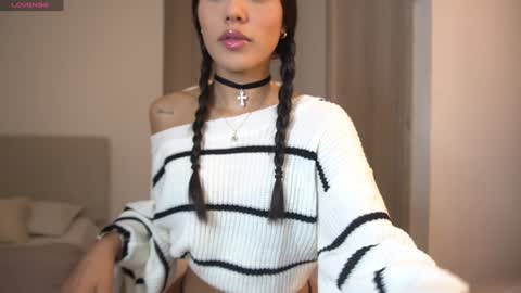  V A L  help me reach 100likes online show from 02.04.26