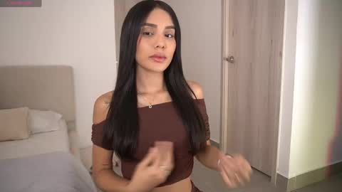  V A L  help me reach 100likes online show from 04.01.26