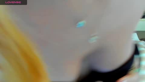 Snapshot of verrasweet4u chatting on 01.28.25 VerraSweet4u online show from 01.28.25