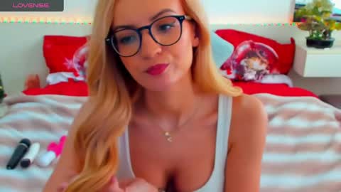 Snapshot of verrasweet4u chatting on 02.09.25 VerraSweet4u online show from 02.09.25