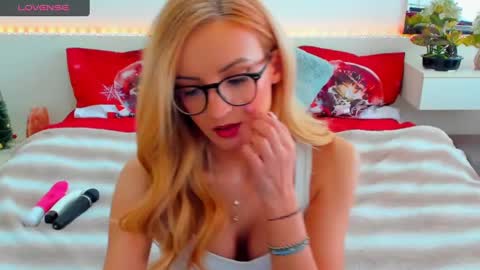 Snapshot of verrasweet4u chatting on 02.11.25 VerraSweet4u online show from 02.11.25