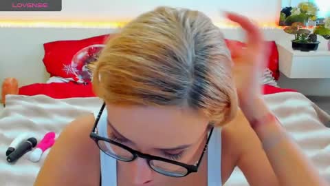 Snapshot of verrasweet4u chatting on 03.09.25 VerraSweet4u online show from 03.09.25