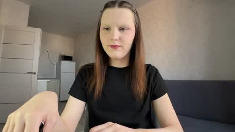 Snapshot of vertuliana chatting on 06.18.26 Karina followed me bb online show from 06.18.26