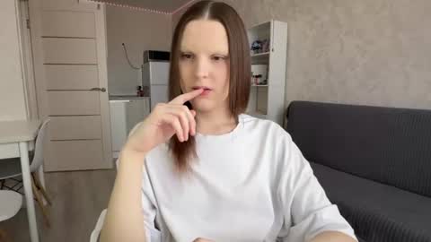 Snapshot of vertuliana chatting on 07.25.26 Karina followed me bb online show from 07.25.26