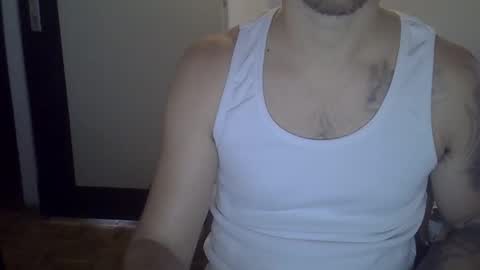 Snapshot of veryhotpervert chatting on 10.25.25 veryhotpervert online show from 10.25.25