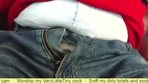 Snapshot of verylittletiny chatting on 10.27.25 Erik online show from 10.27.25