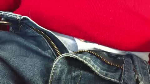 Snapshot of verylittletiny chatting on 10.29.25 Erik online show from 10.29.25