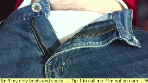 Snapshot of verylittletiny chatting on 11.03.25 Erik online show from 11.03.25