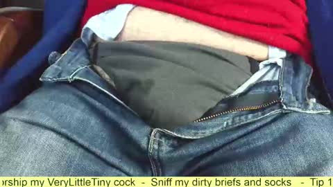 Snapshot of verylittletiny chatting on 11.04.25 Erik online show from 11.04.25