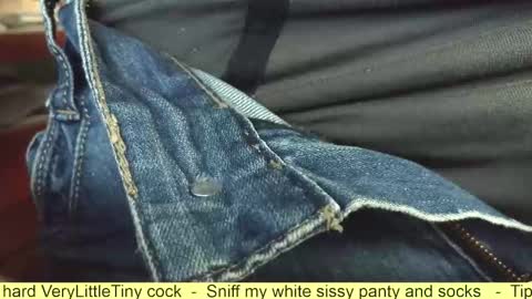 Snapshot of verylittletiny chatting on 11.13.25 Erik online show from 11.13.25