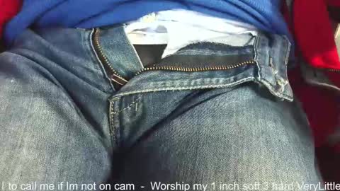 Snapshot of verylittletiny chatting on 11.23.25 Erik online show from 11.23.25