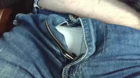 Snapshot of verylittletiny chatting on 11.28.25 Erik online show from 11.28.25