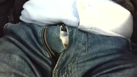 Snapshot of verylittletiny chatting on 12.03.25 Erik online show from 12.03.25