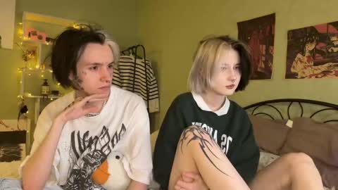 veryraretwins online show from 10.04.25