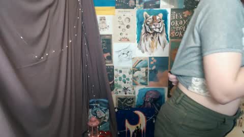 veryveryvery_shy online show from 02.02.25