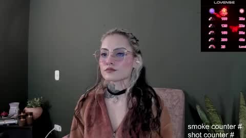 Snapshot of vesiagomez chatting on 05.14.26 natalia gomez online show from 05.14.26