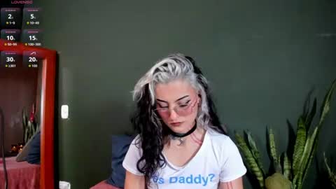 Snapshot of vesiagomez chatting on 06.16.26 natalia gomez online show from 06.16.26