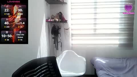Snapshot of vesper_vixen chatting on 09.22.25 Vesper Vixen online show from 09.22.25