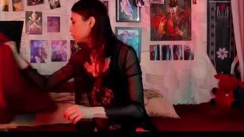 Emiel online show from 11.21.25