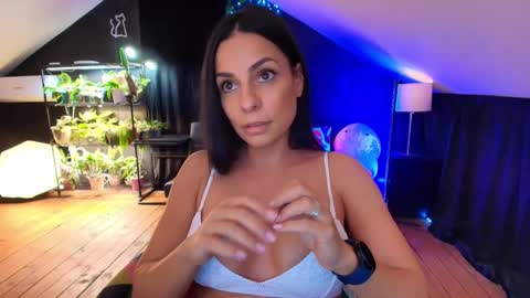 Snapshot of vevelicious chatting on 11.07.25 vevelicious online show from 11.07.25