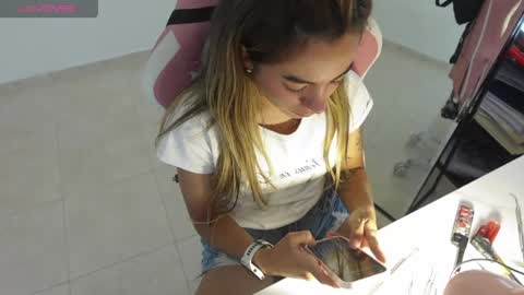 Snapshot of vexira_23 chatting on 04.26.26 Sofa online show from 04.26.26