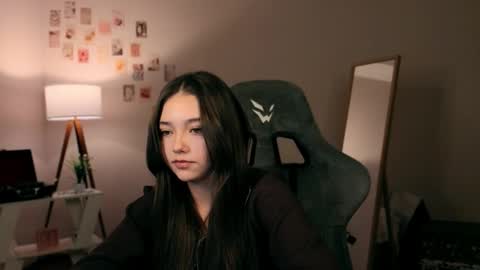 Snapshot of vexorin chatting on 11.29.25 Rachel online show from 11.29.25